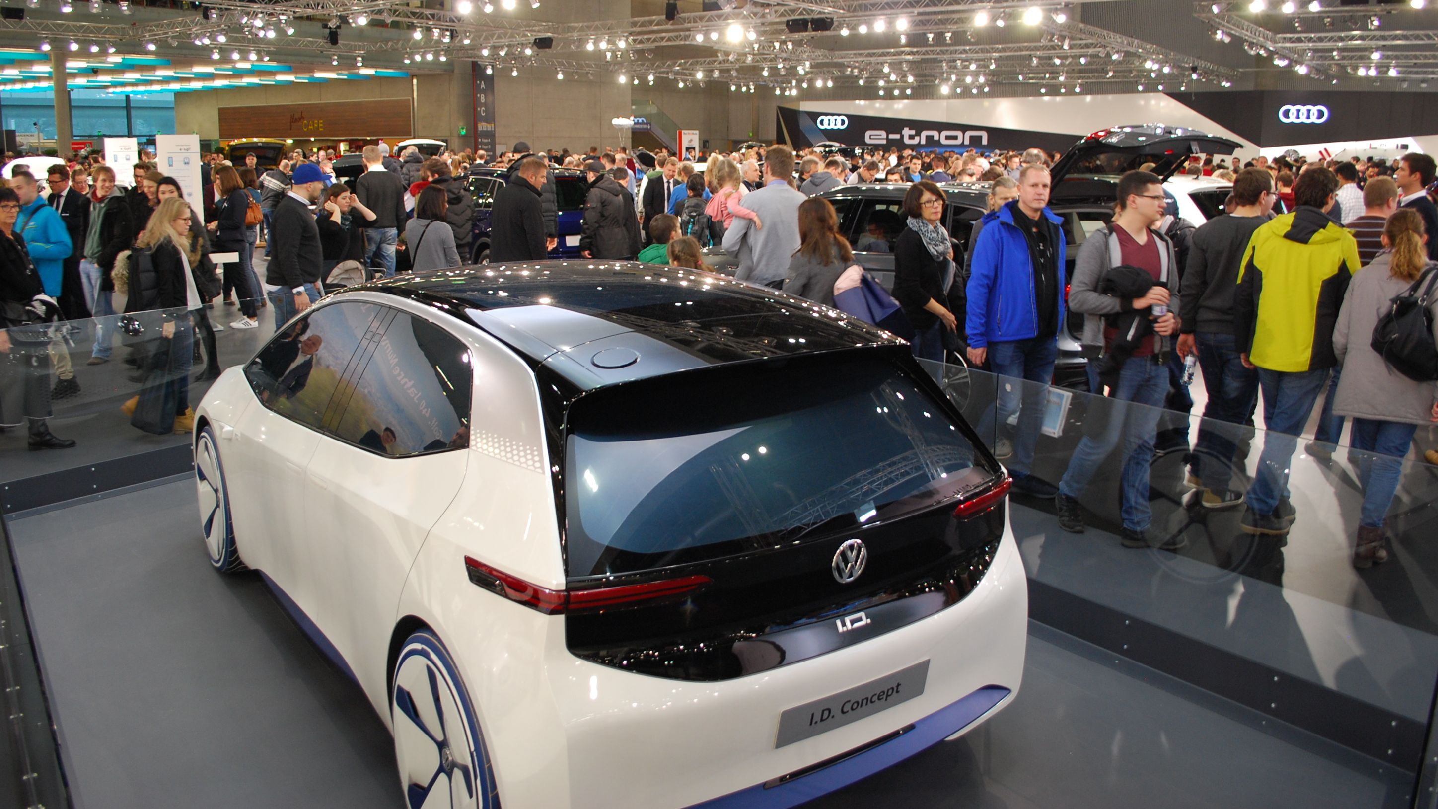 VAS-2018-VW-Volkswagen-ID-Studie-Virtual-Reality