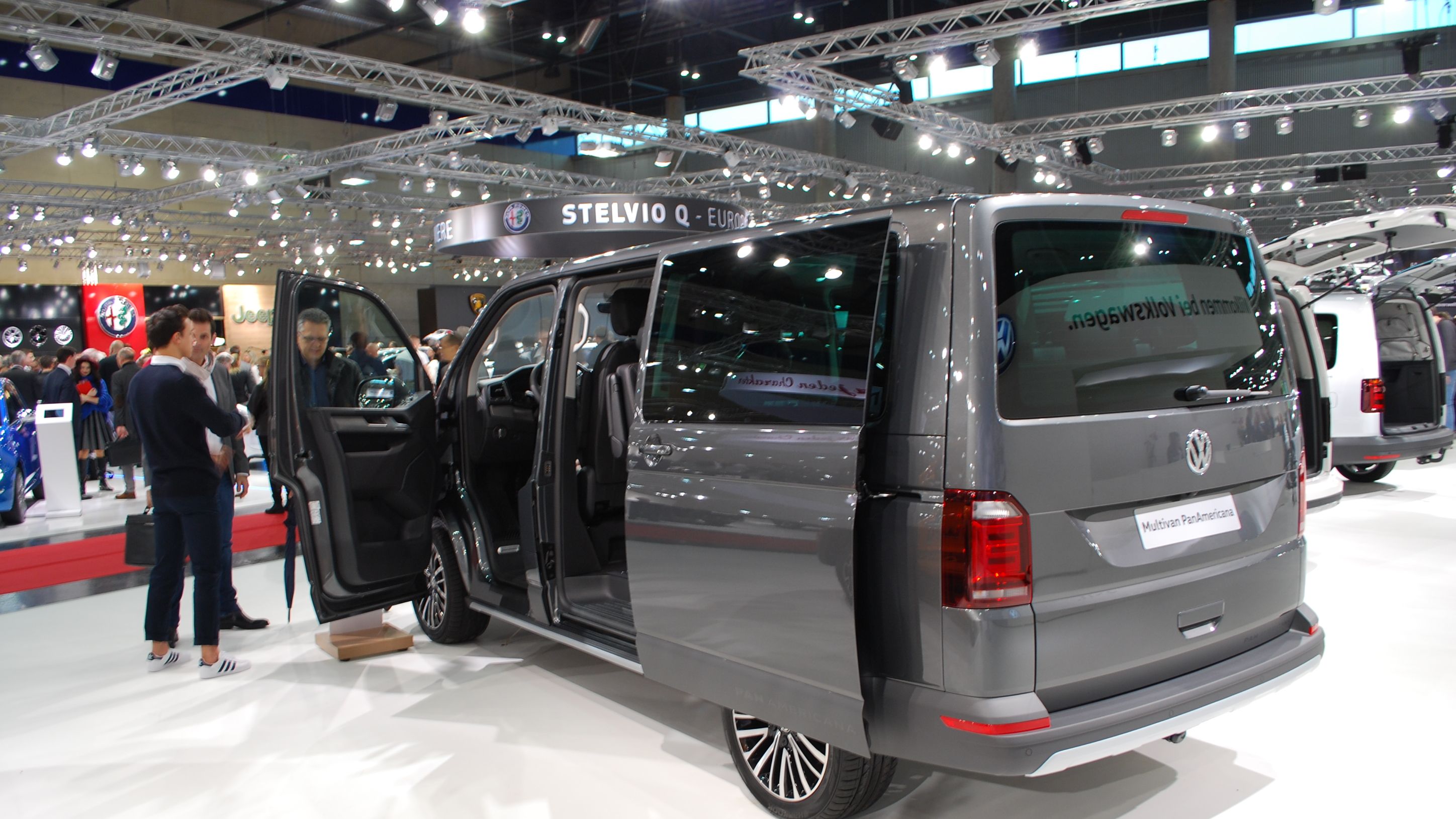 VAS-2018-PanAmericana-dunkelgrau-grau-nutzfahrzeuge-multivan-4motion-allrad-vw-volkswagen-vienna-autoshow-2018