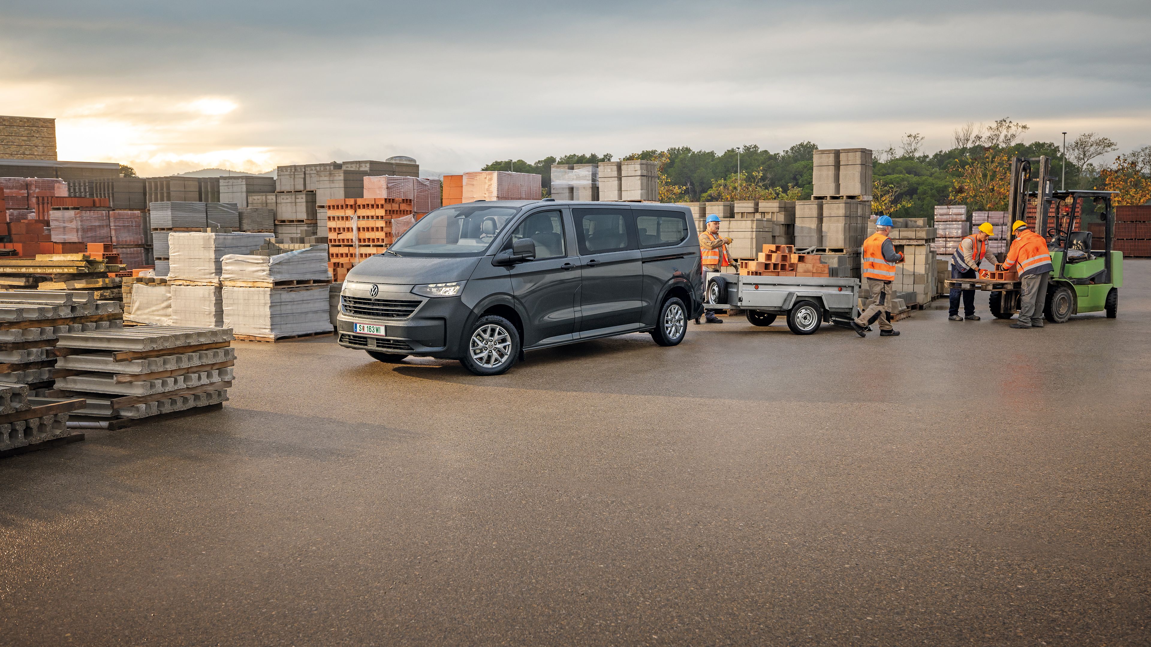Transporter Kombi mit Anhänger