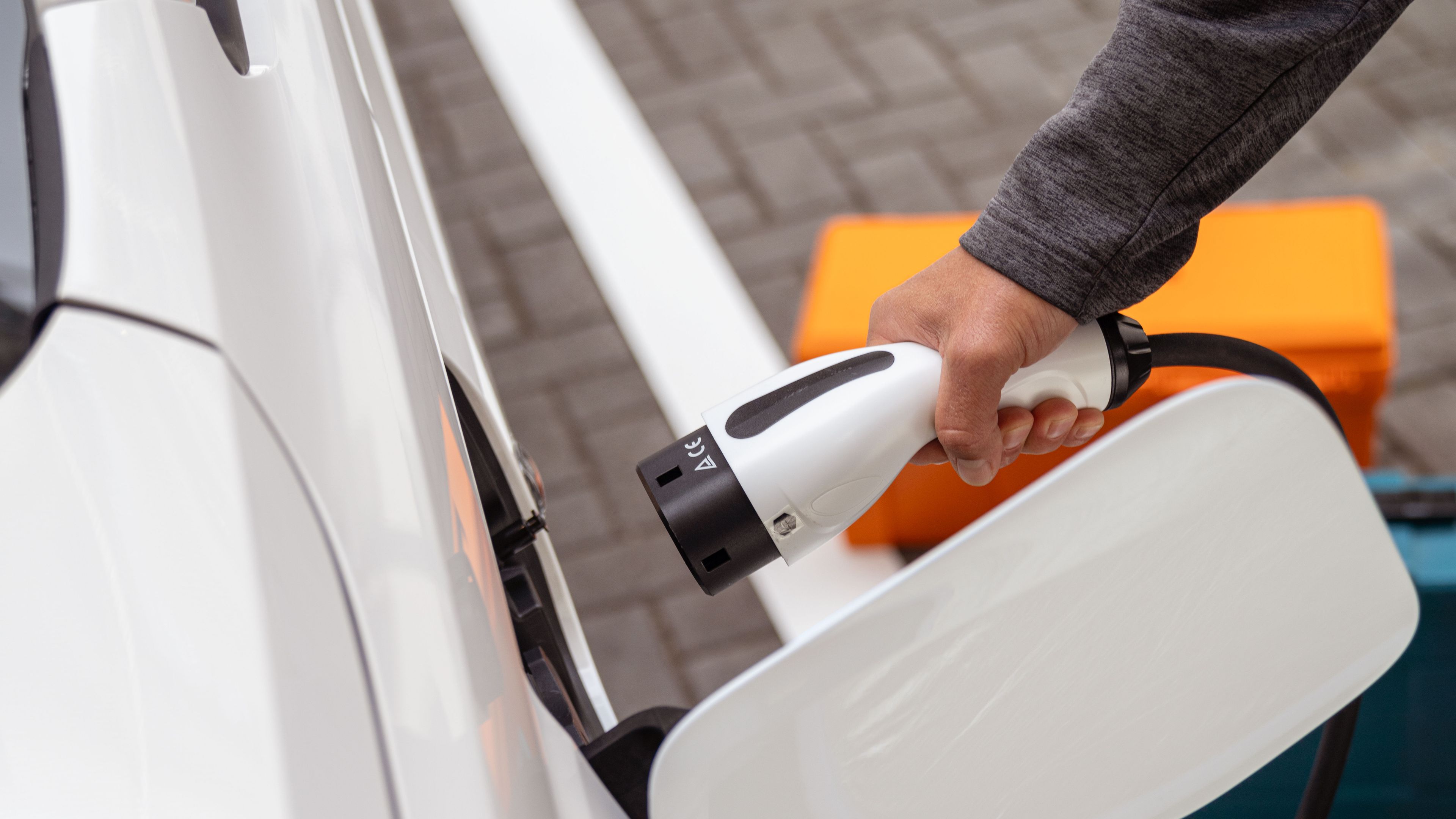 Caddy Cargo eHybrid laden