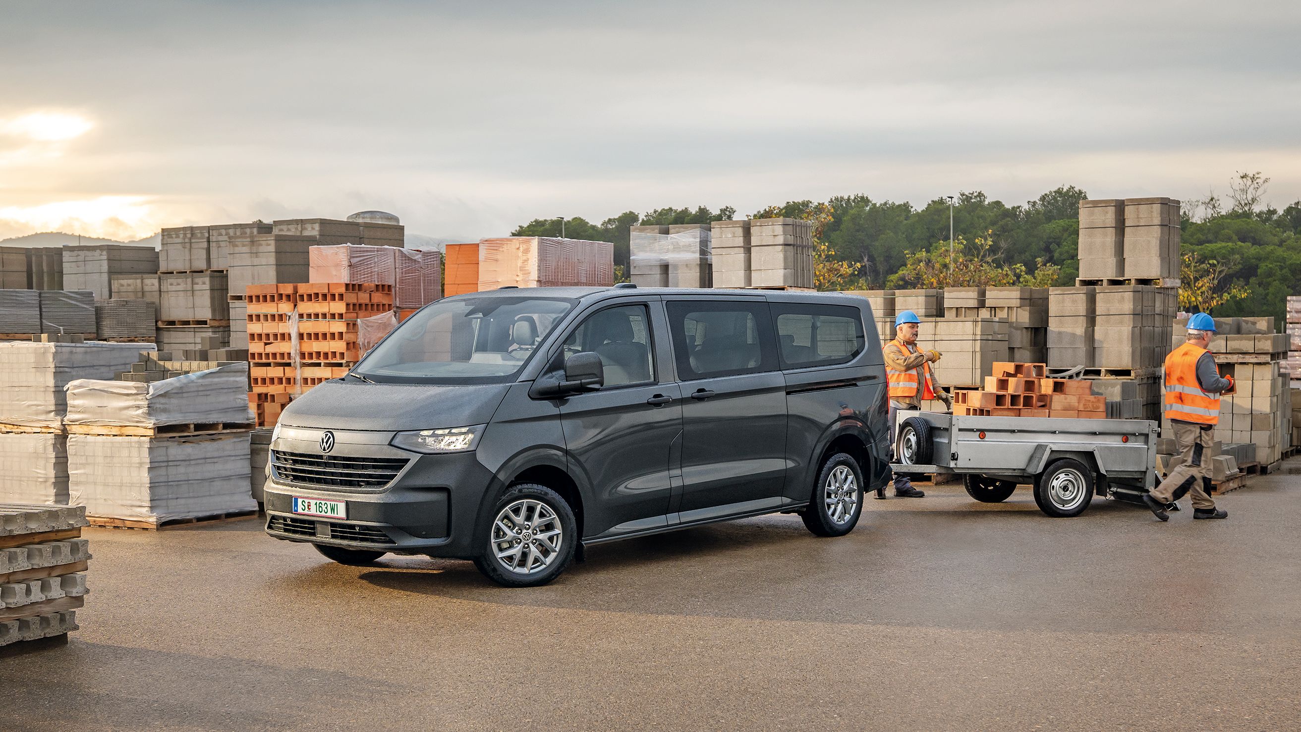 Transporter Kombi mit Anhänger