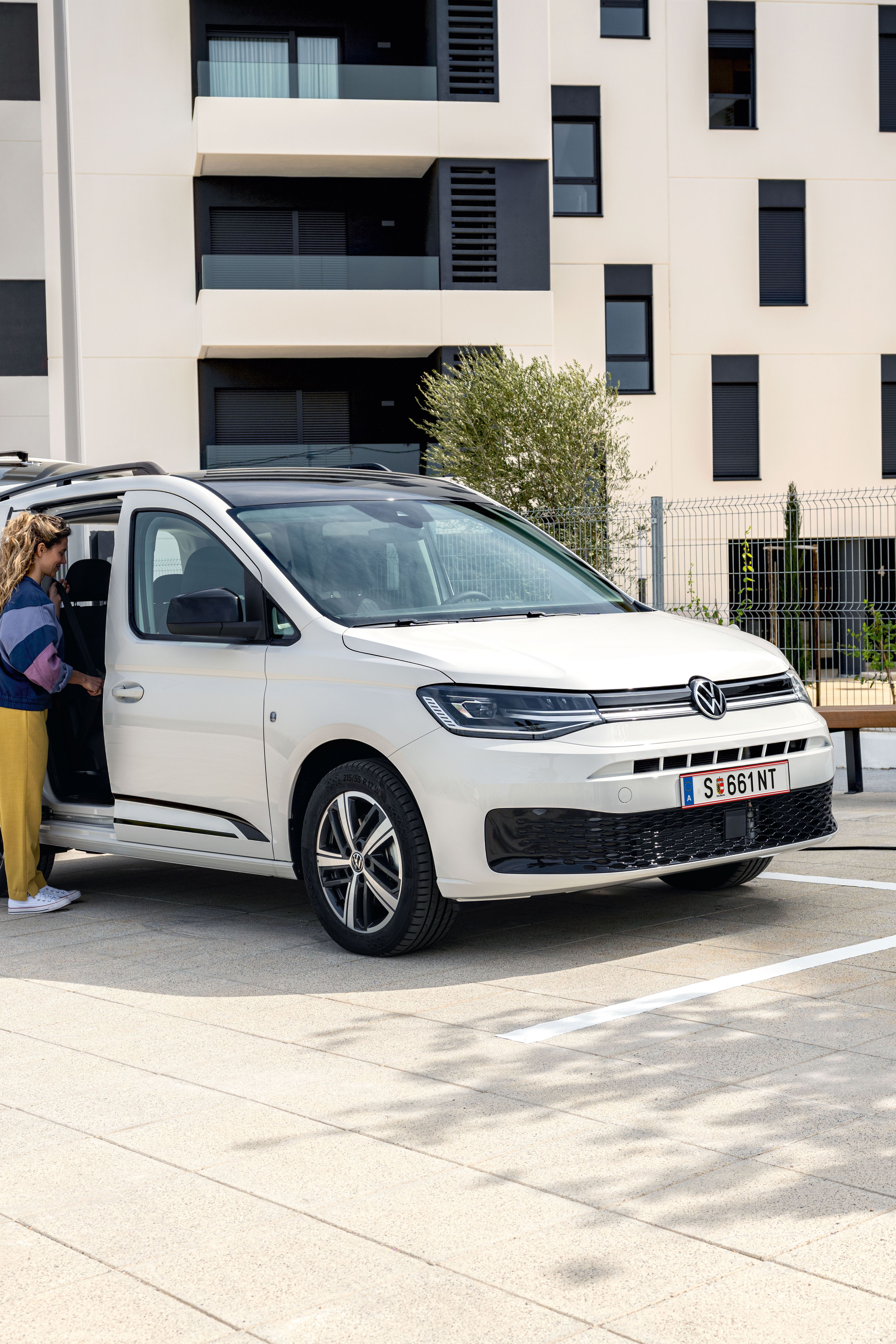 Caddy eHybrid Front