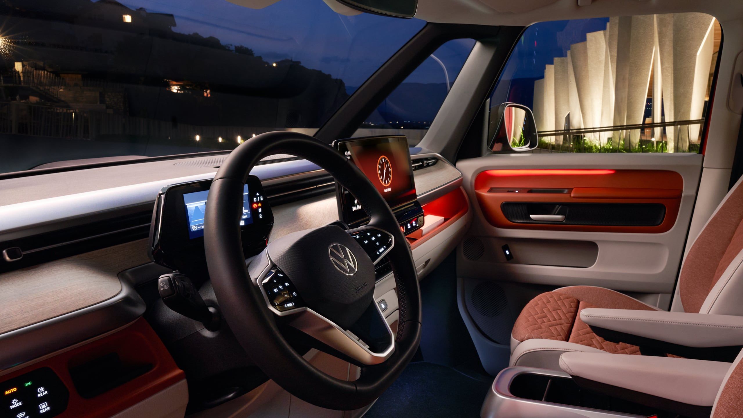 Die Ambientebeleuchtung schafft eine angenehme Atmosphäre im VW ID. Buzz