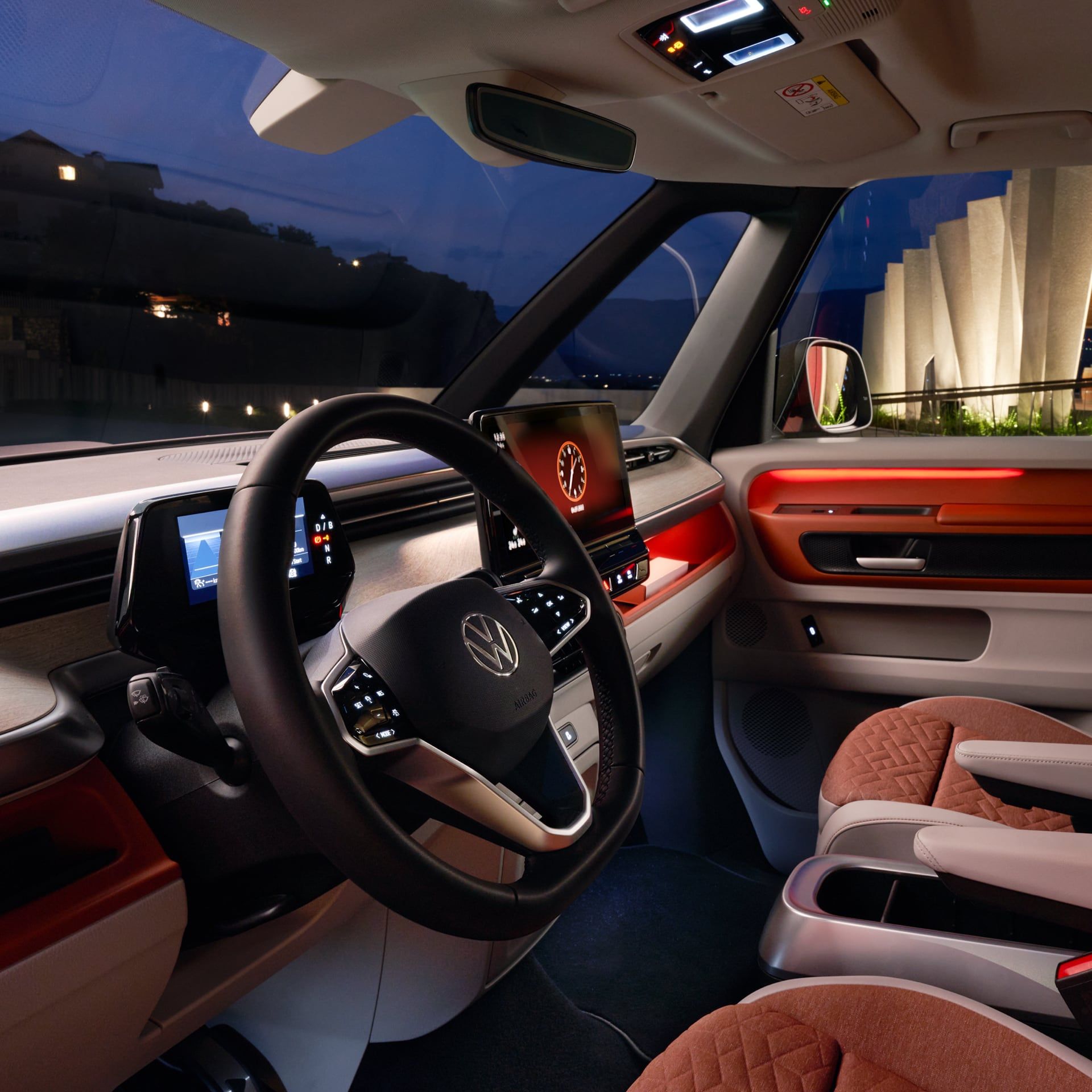 Die Ambientebeleuchtung schafft eine angenehme Atmosphäre im VW ID. Buzz
