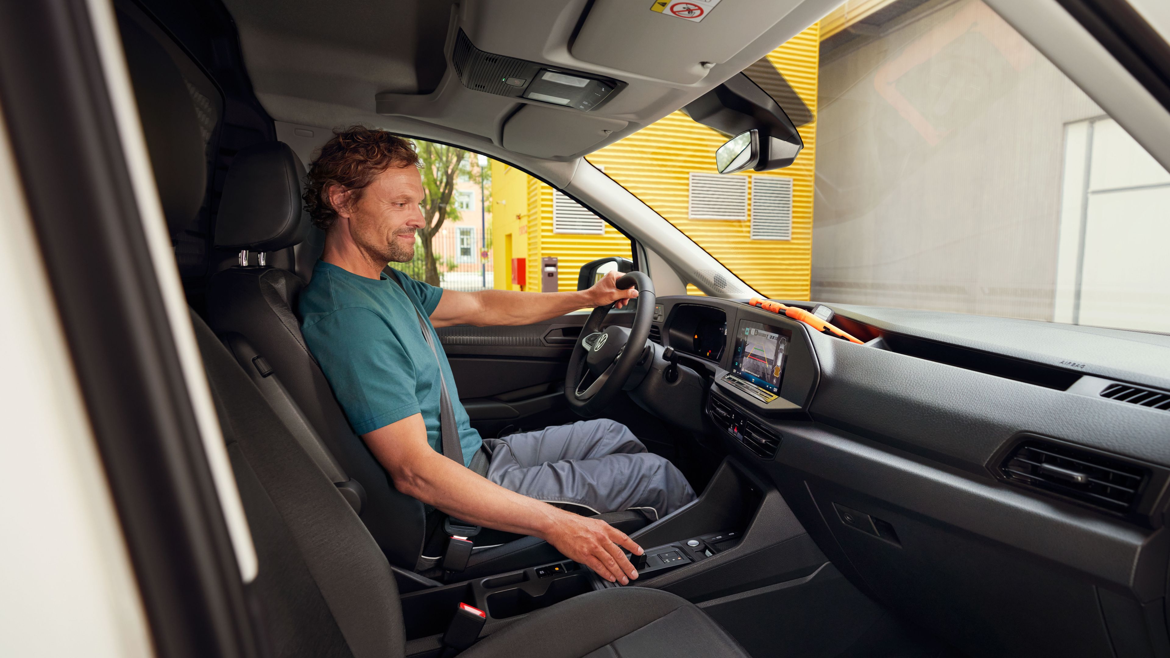 Caddy Cargo eHybrid Cockpit