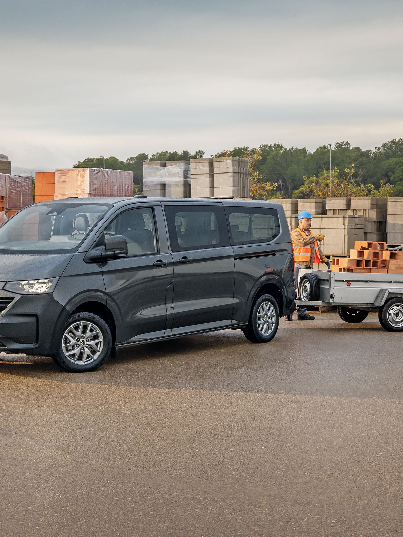 Transporter Kombi mit Anhänger