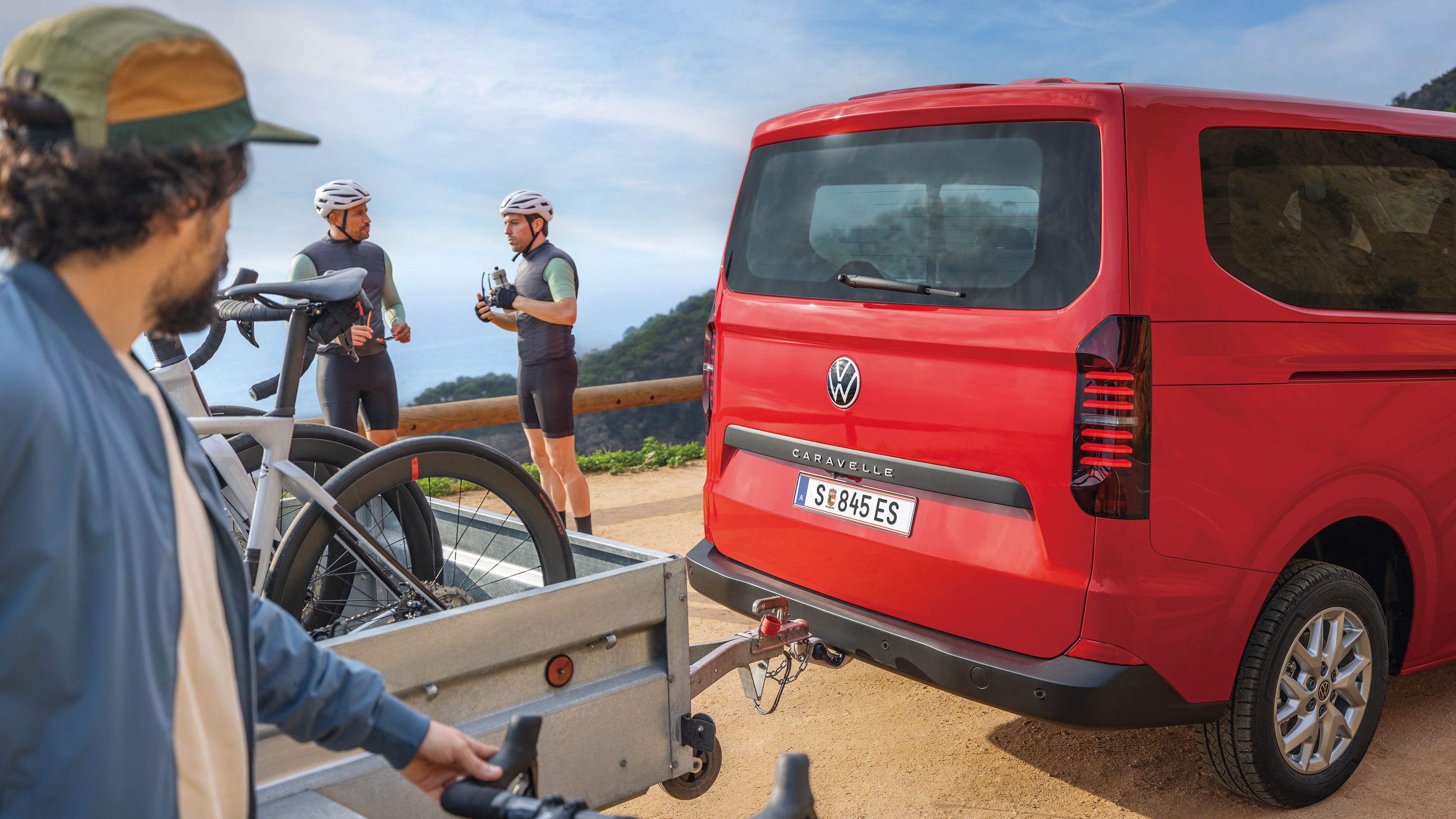 Caravelle und Fahrradfahrer